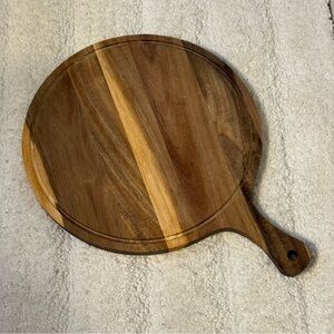 NEW Round Acacia Wood Cutting Charcuterie Pizza Board with Handle Entertaining